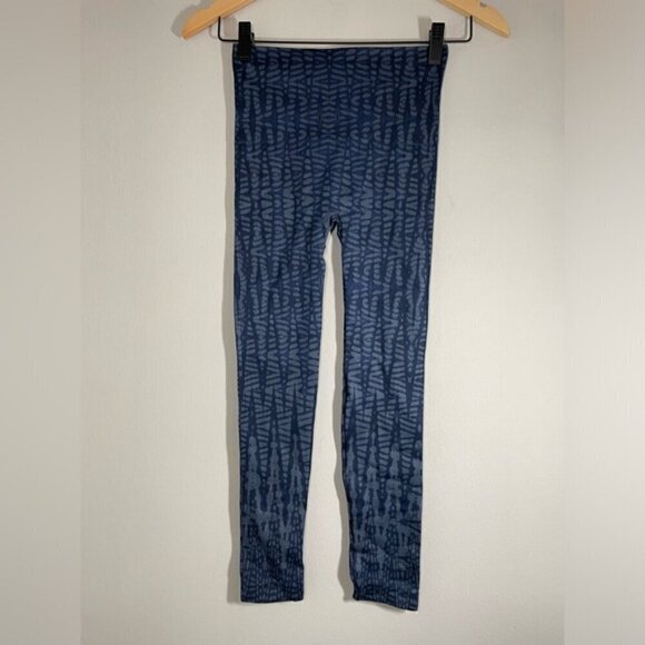 Spanx Indigo Geo Look at me Now Seamless Leggings S - Picture 3 of 9